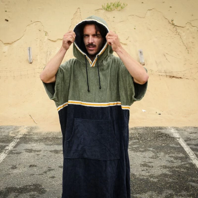 Poncho Surf Adulte Saint Jacques Wetsuits Kaki-Bleu 4 Poncho Surf Adulte Saint Jacques Wetsuits Kaki-Bleu – Image 4